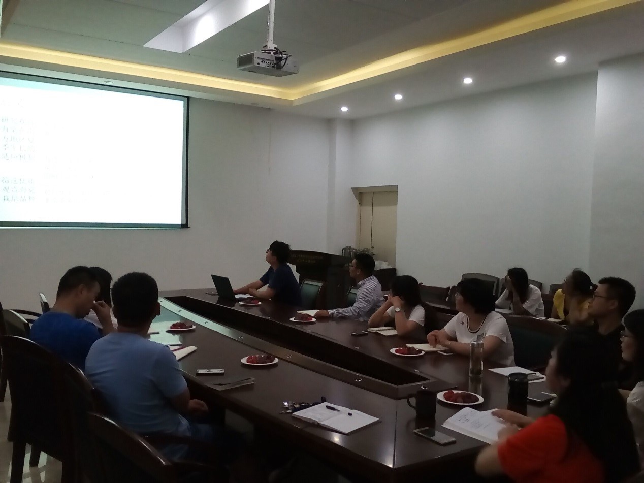 观赏植物研究中心成功举办了2018年度第三次学术沙龙活动