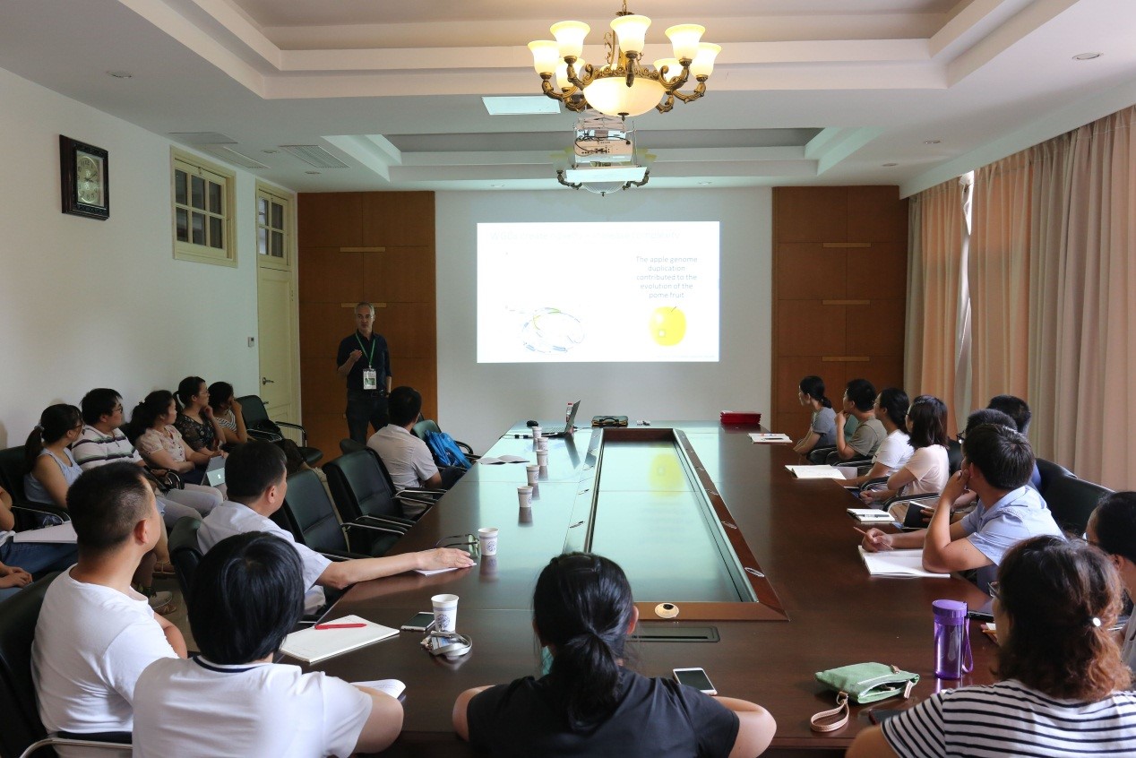 比利时根特大学Yves Van de Peer教授到我所进行学术交流