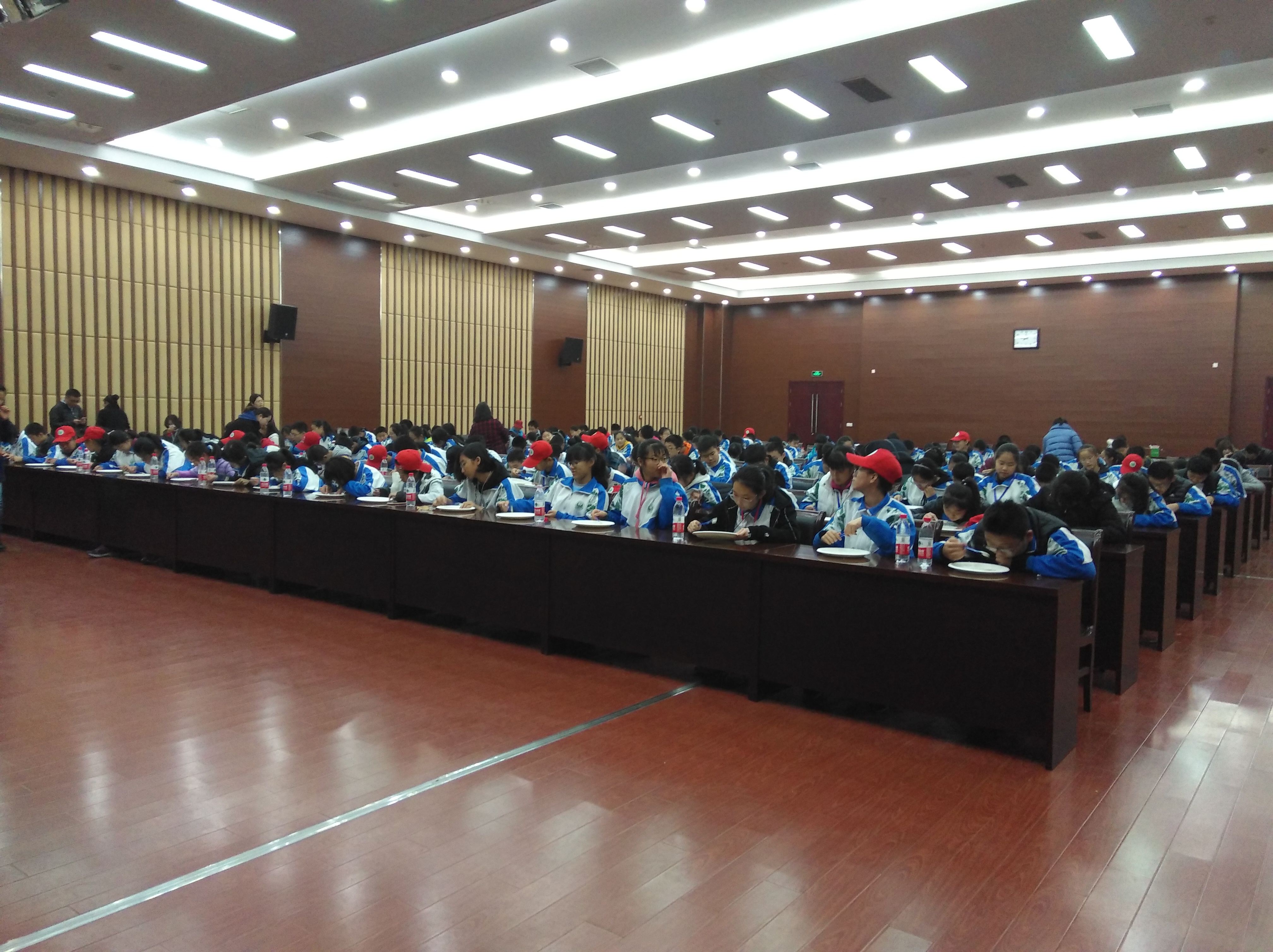 永盈彩票为北京对外经济贸易大学附属中学学生开展科普活动