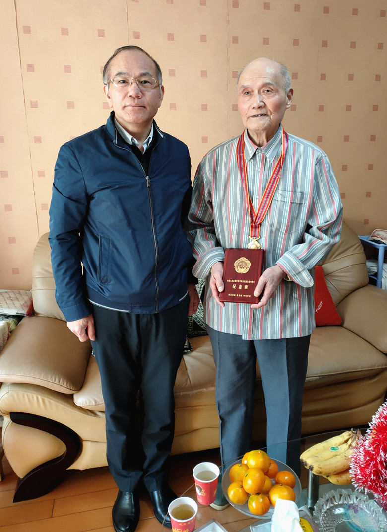 所领导看望抗美援朝志愿军老战士