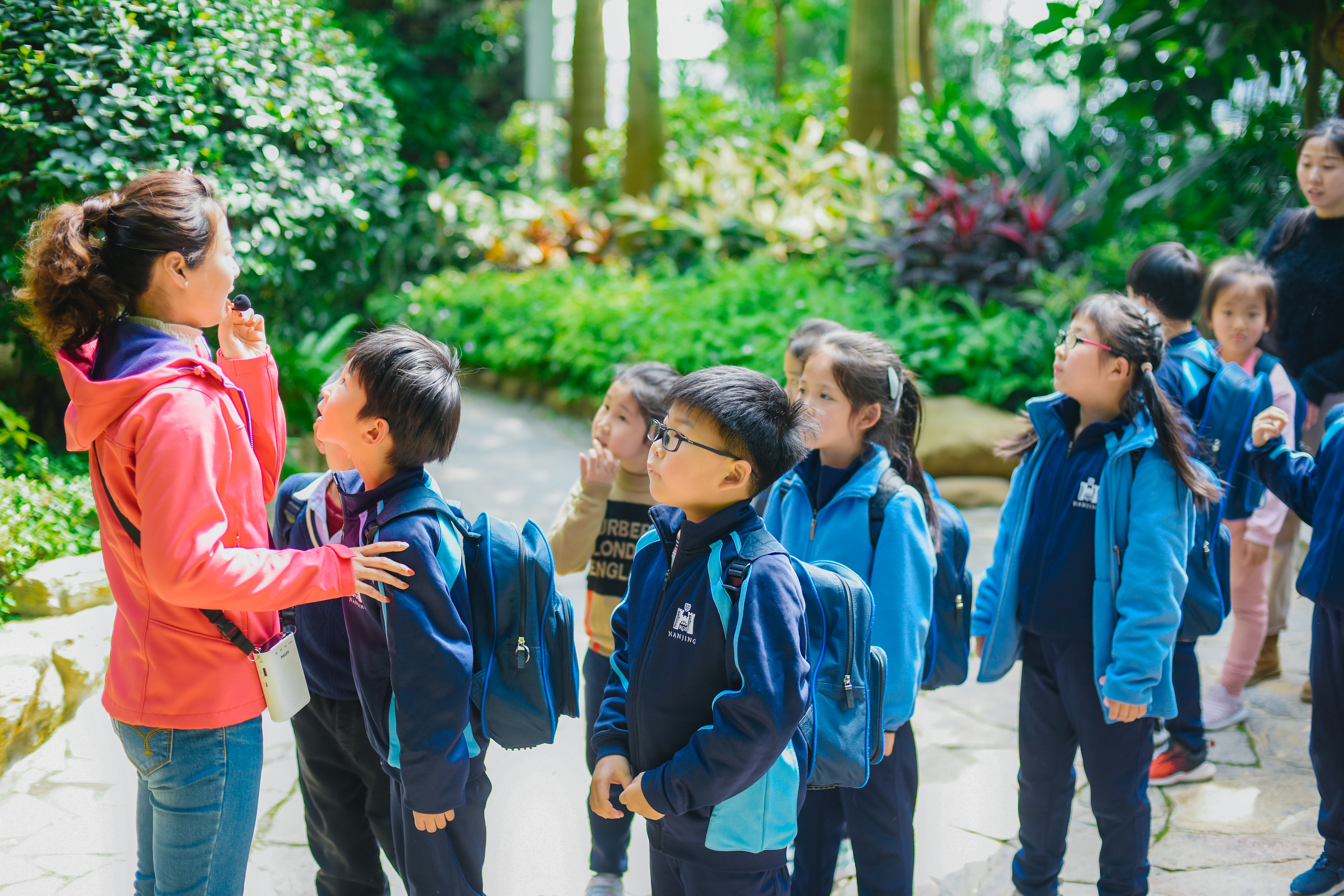 永盈彩票开展科普游园和压花书签制作科普活动