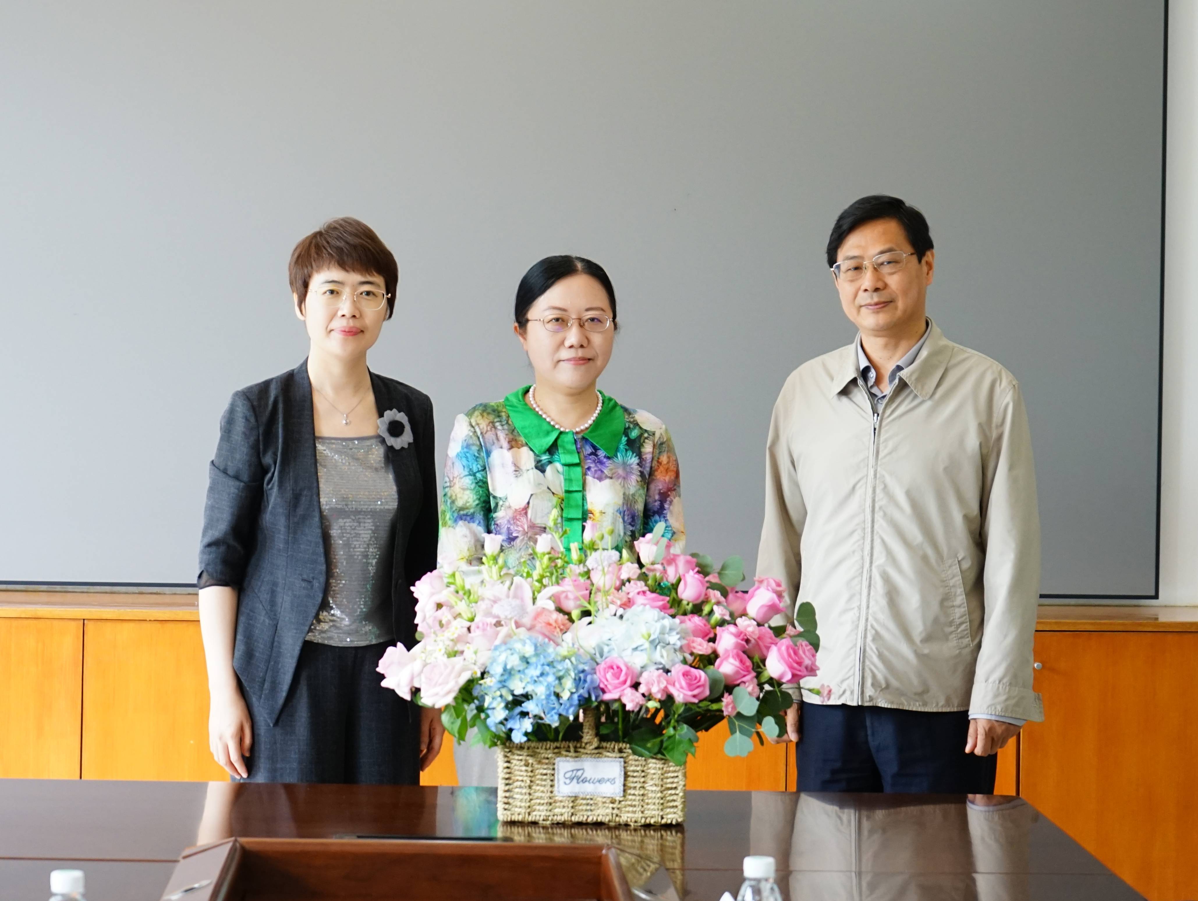 江苏省科协领导看望慰问永盈彩票科普专家