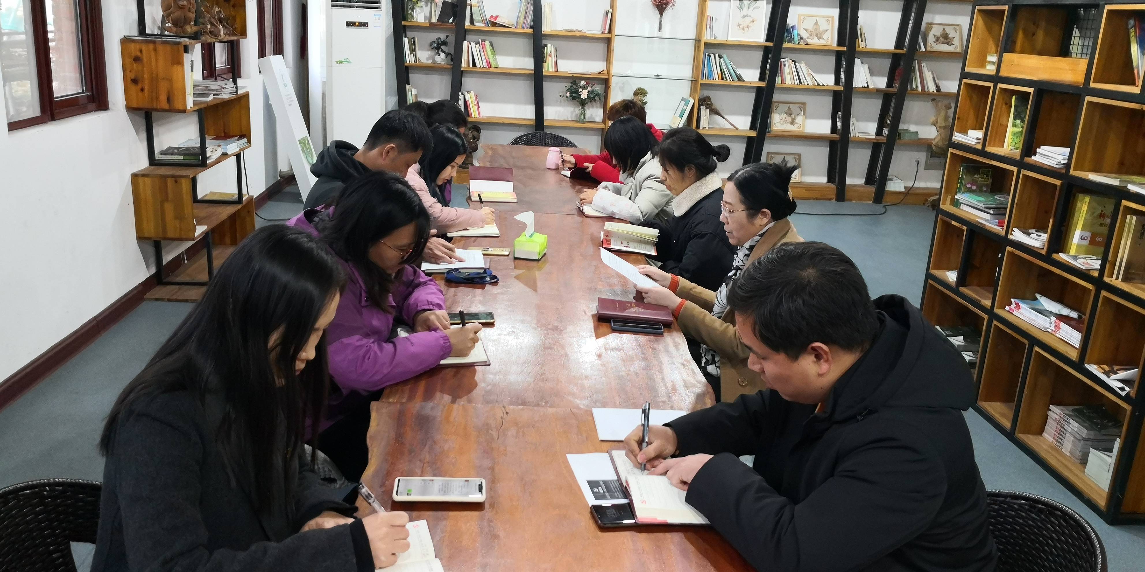 园艺科普中心党支部召开支部会议211225.jpg 园艺科普中心党支部召开支部会议211225.jpg