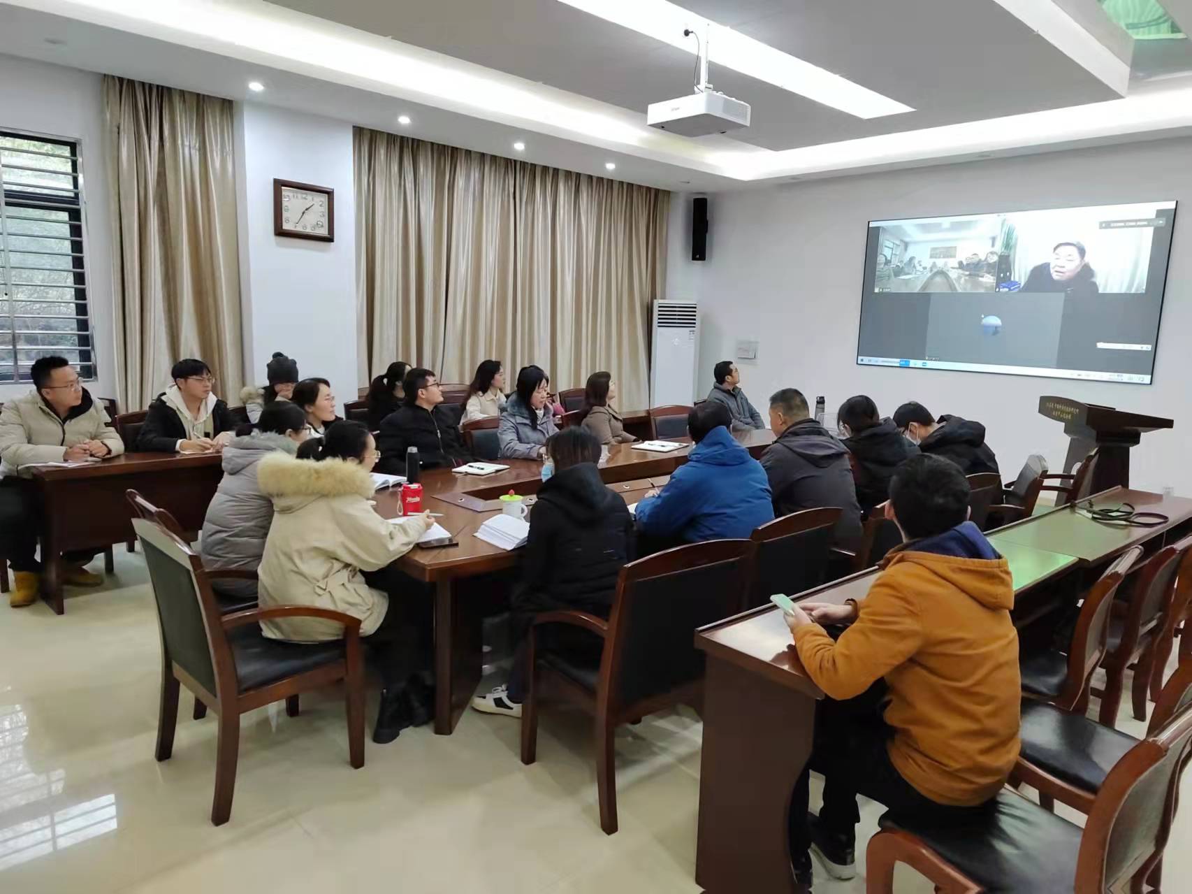 草业研究中心成功举办学术报告会