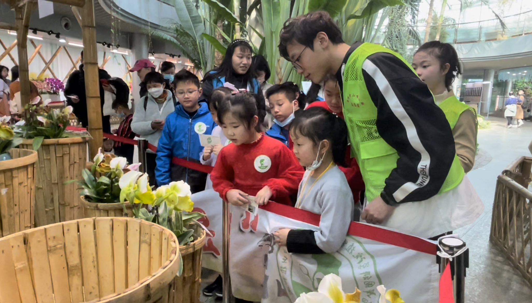 永盈彩票科技志愿团队开展&ldquo;我是植物园小小讲解员&rdquo;公益活动