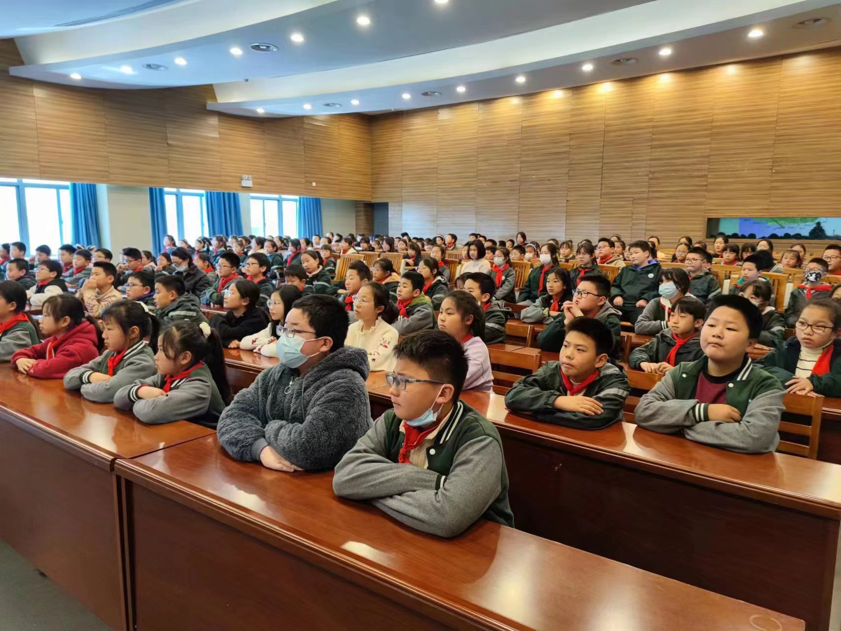 永盈彩票专家应邀为南京审计大学实验学校开展昆虫知识科普讲座