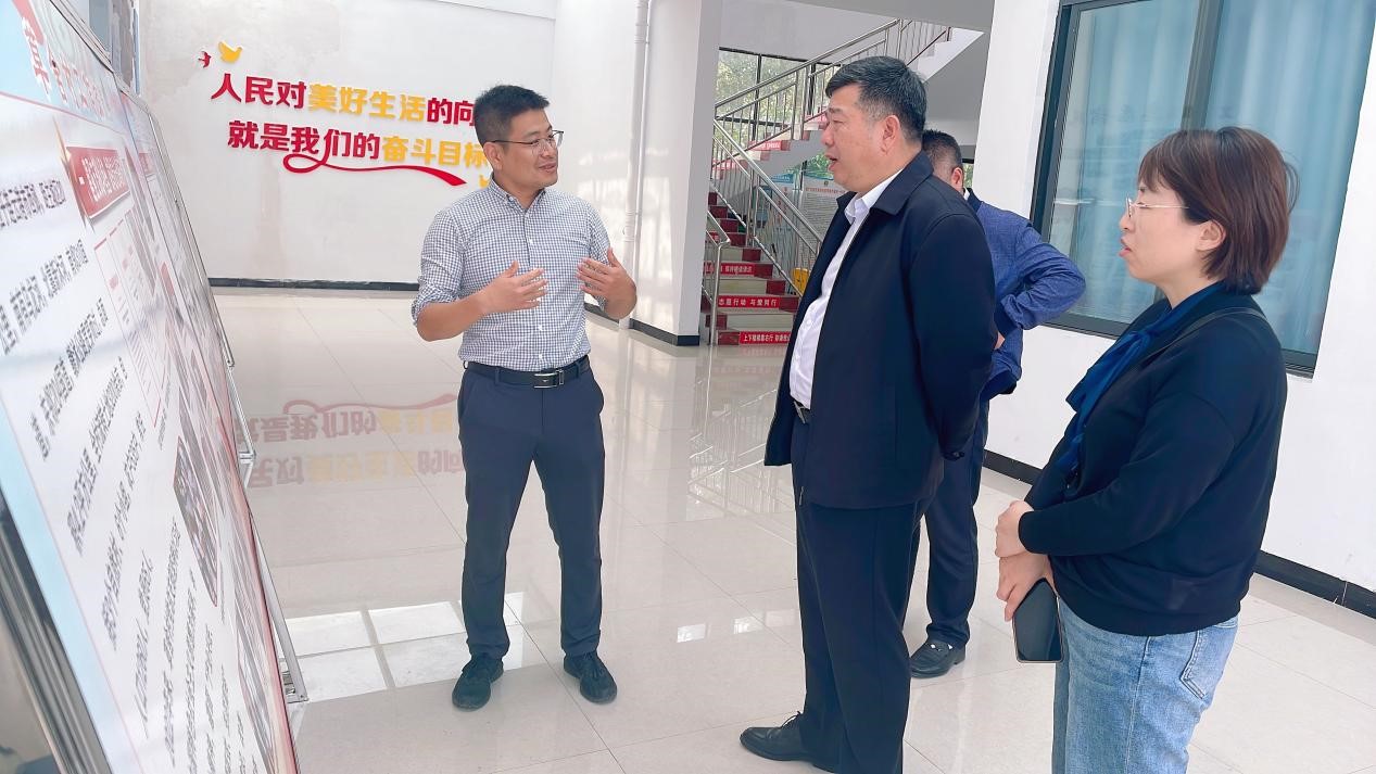 姚东瑞所长调研我所派驻村第一书记工作