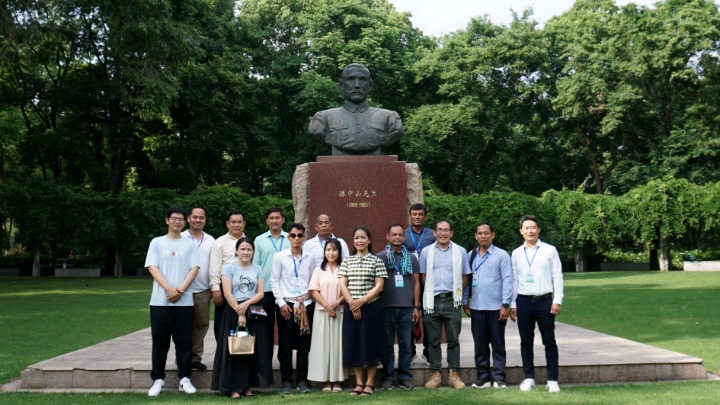 柬埔寨农业科技考察团来永盈彩票访问交流