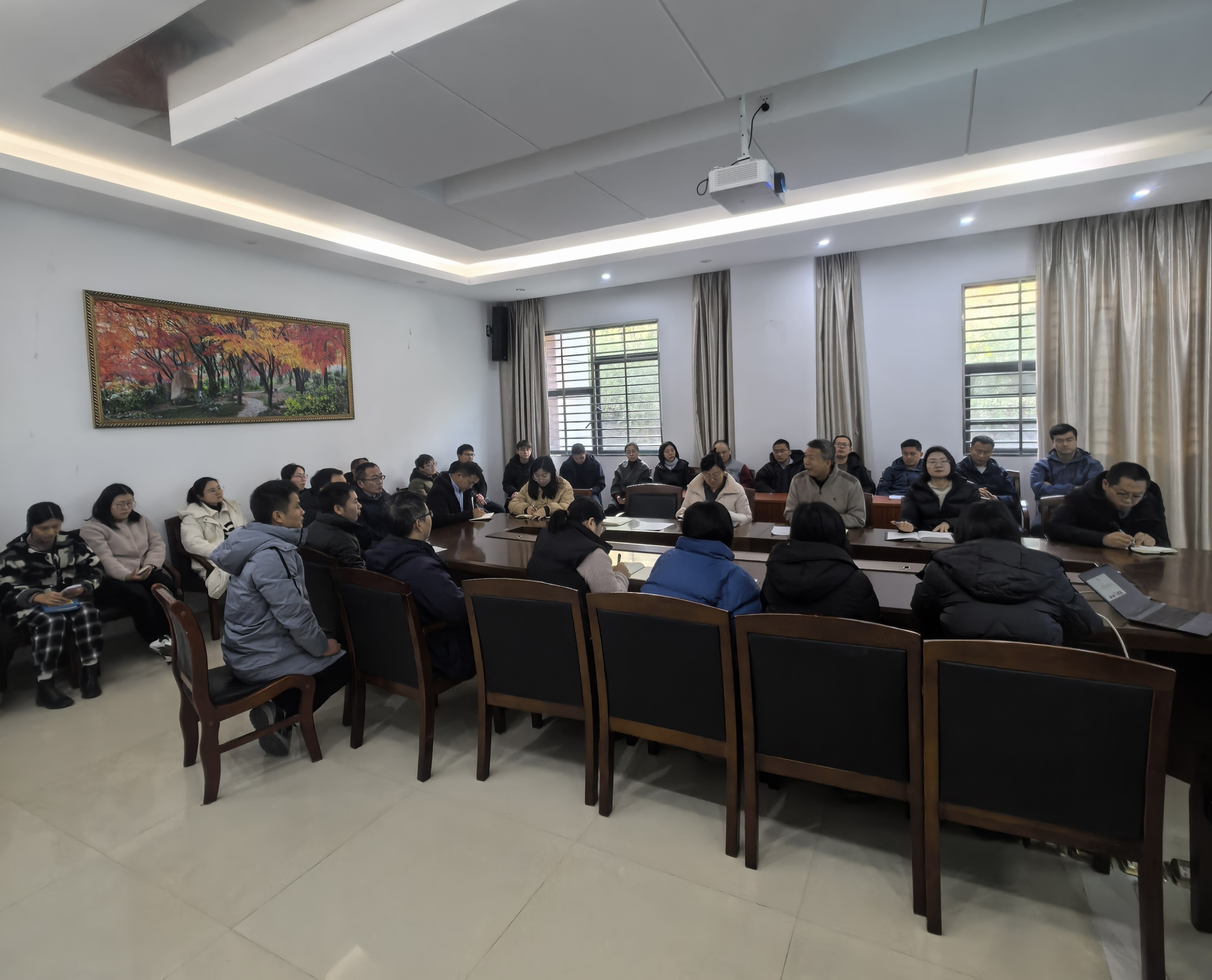 果树研究中心召开2024年底总结大会并学习党的二十届三中全会精神