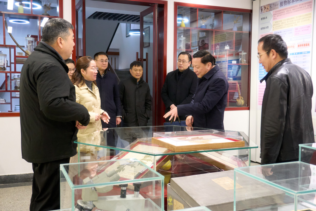 省科技厅徐光辉厅长来所调研