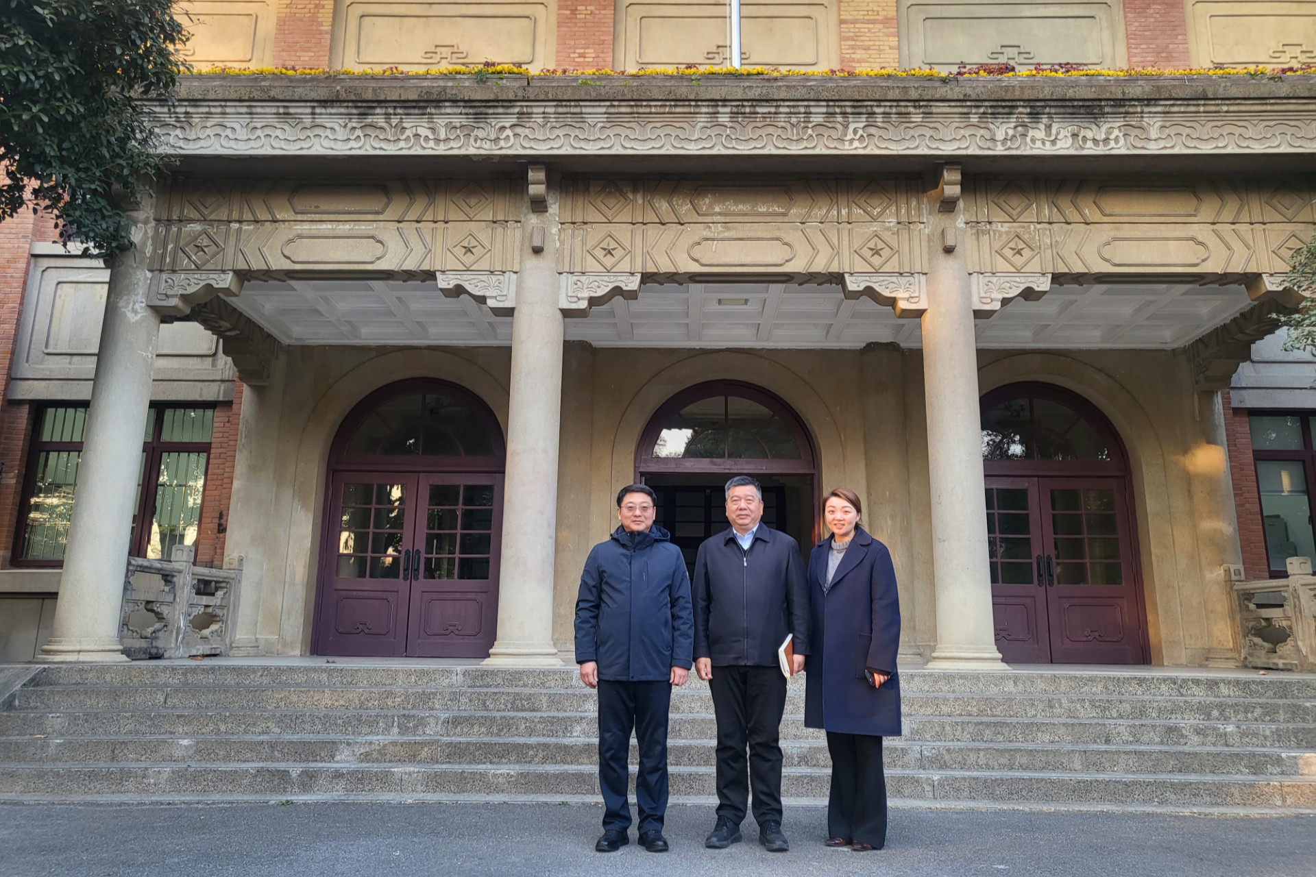 西宁市政府副秘书长刘博一行来永盈彩票交流
